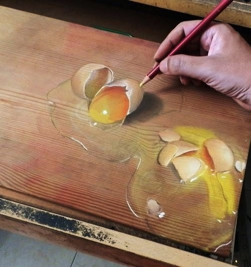 02-Broken-Eggs-Hyper-Realistic-drawings-on-Boards-www-designstack-co