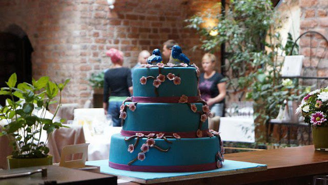 Wedding Cake with Sugar Birds - London