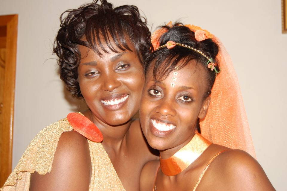 ambassadors wakipiga picha ya pamoja siku ya send off party