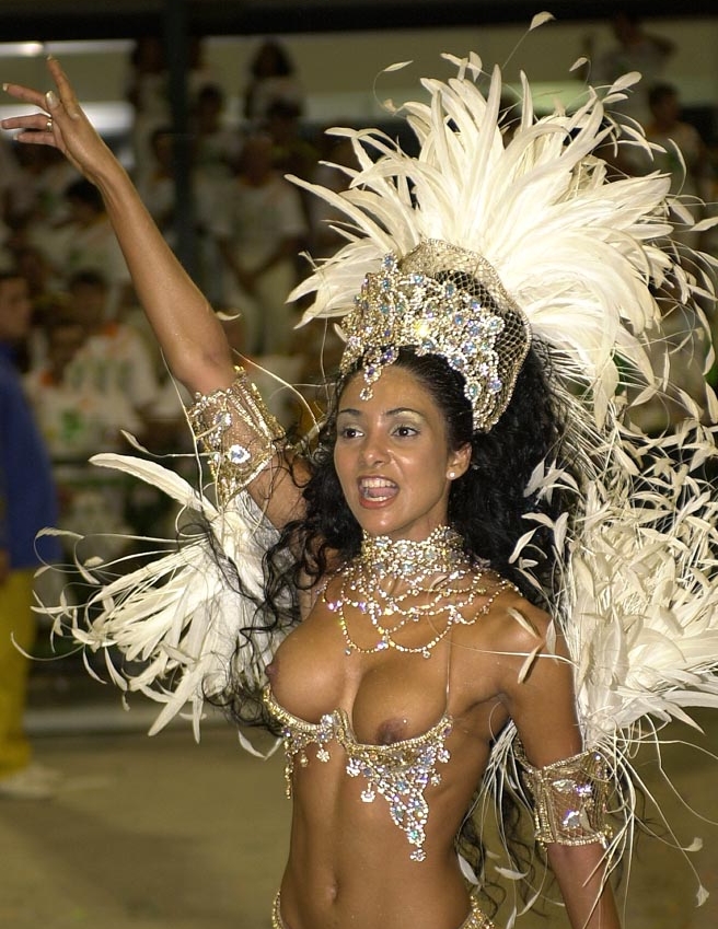 More than a Carnival Queen and Muse, Fabia Borges is beauty icon in Brazil.