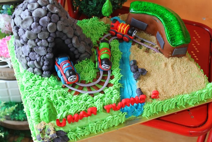 Thomas and Friends cake
