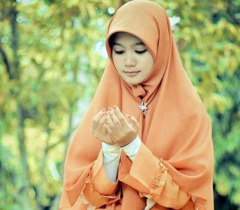 Ciri-Ciri Wanita Muslimah Sholihah Ciri-Ciri Wanita Muslimah Sholihah