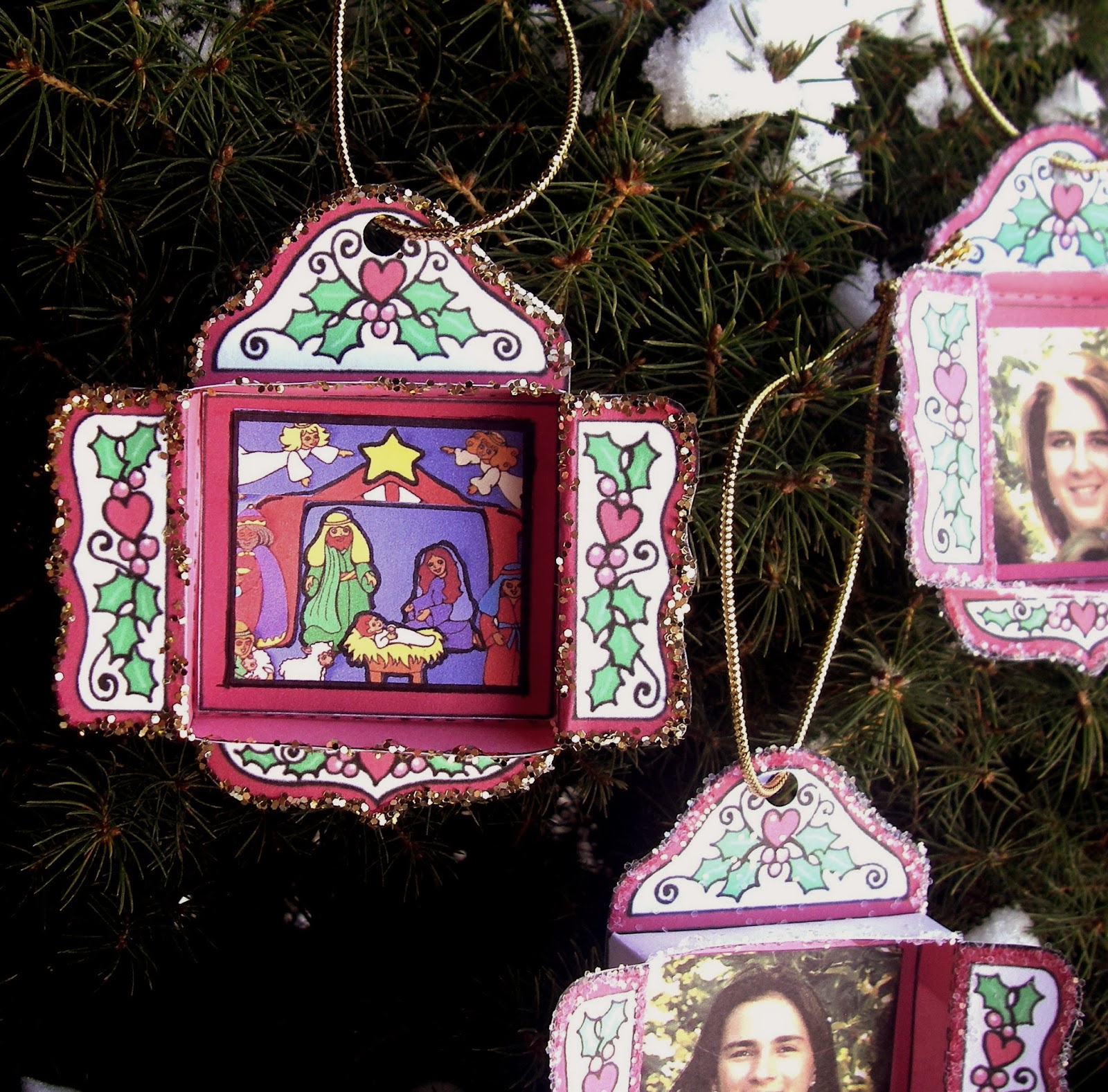 Serendipity Hollow Christmas Shadow Box Ornament