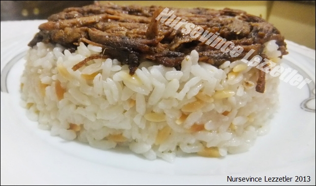 Baharat Soslu Etli Pirinç Pilavı Tarifi Yemek Tarifleri