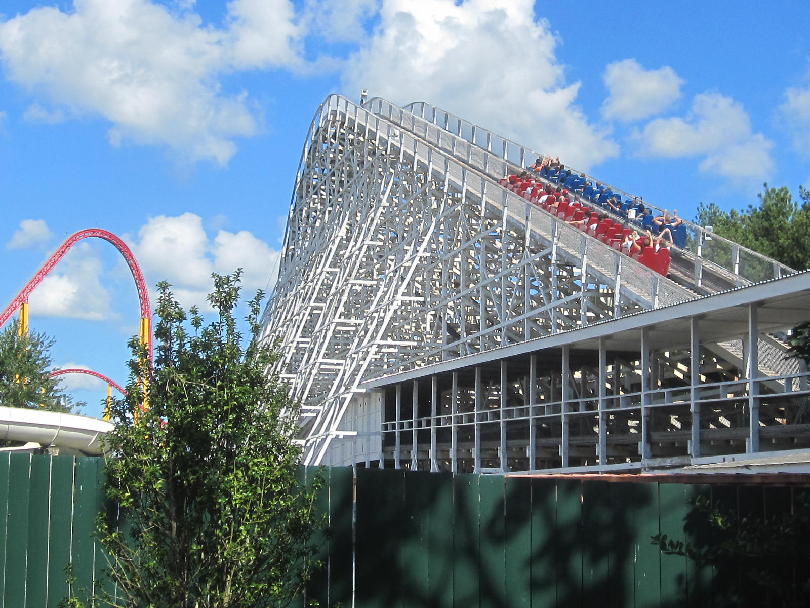 Bobbie's Roller Coaster And Theme Park Reviews REBEL YELL
