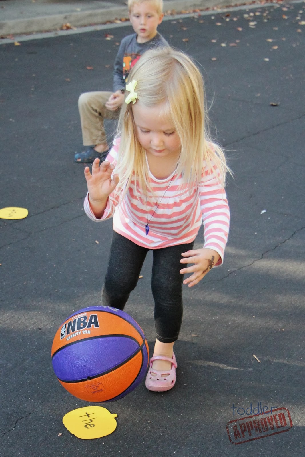 Toddler Approved! Sight Word Basketball