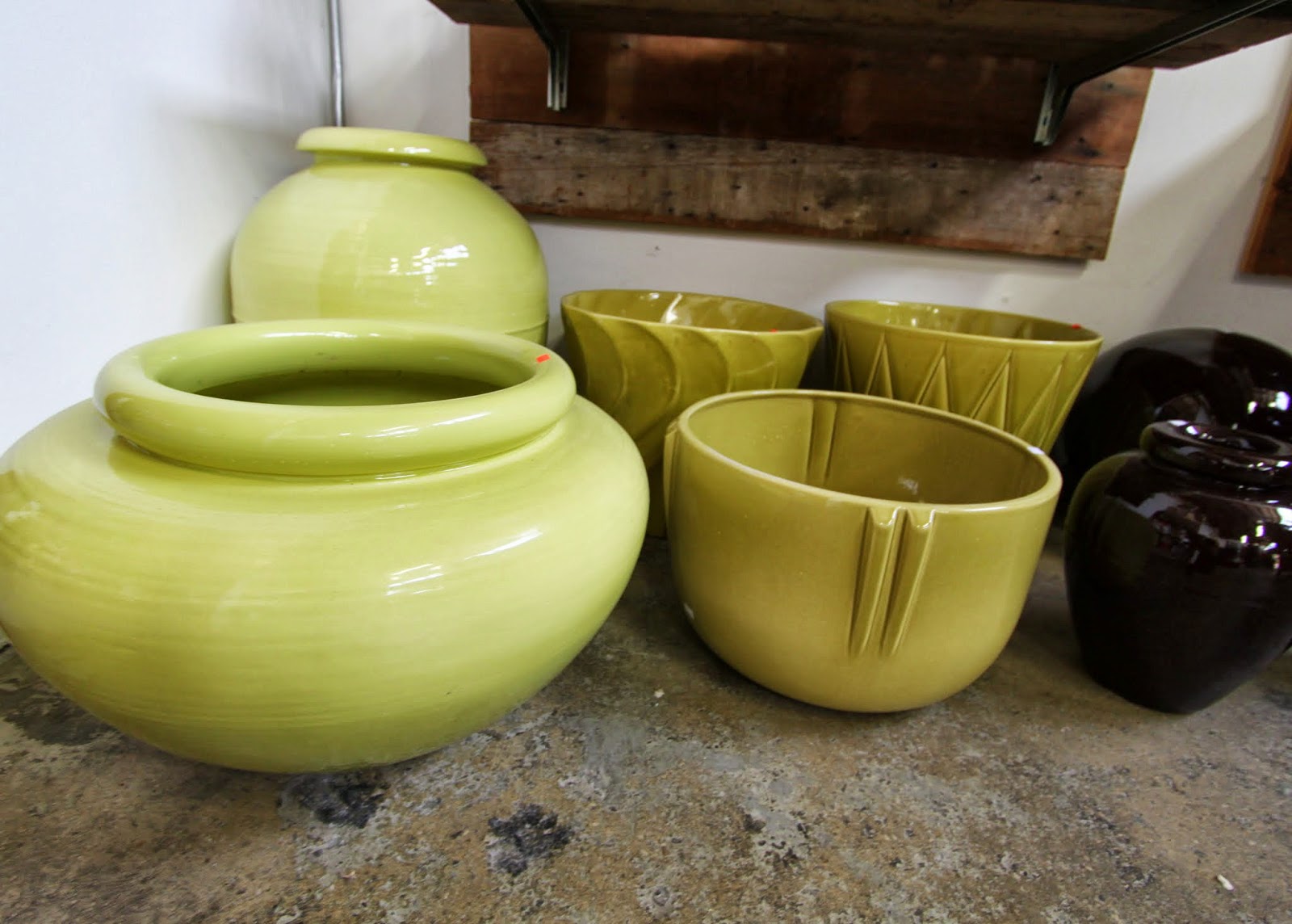 bauer pottery showroom in los angeles, california a retro review