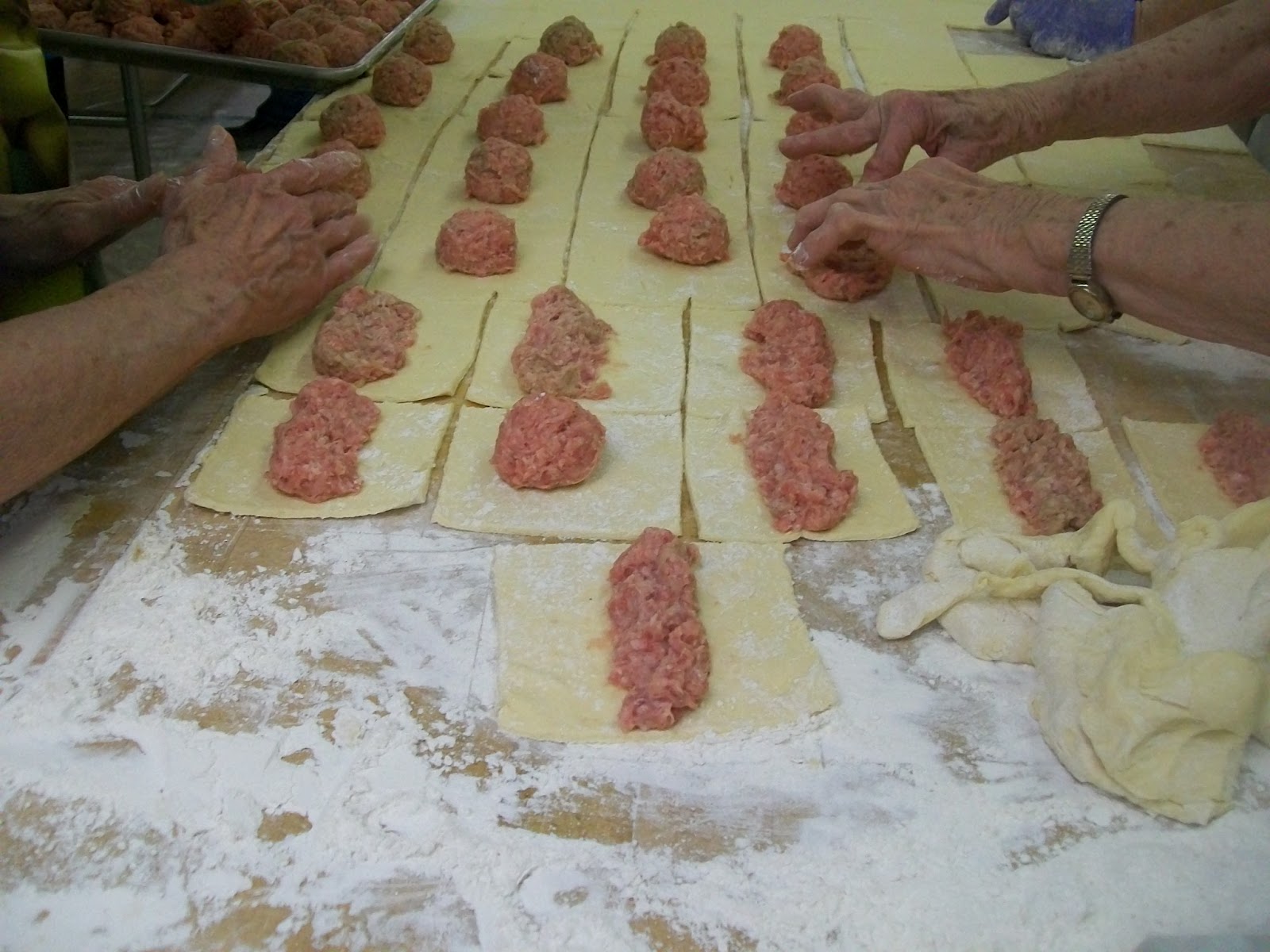 Michigan Cottage Cook HOW TO MAKE DUTCH PIGS IN A BLANKET6,000 AT A