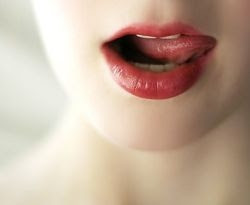 Tips Cara Memerahkan Bibir Secara Alami