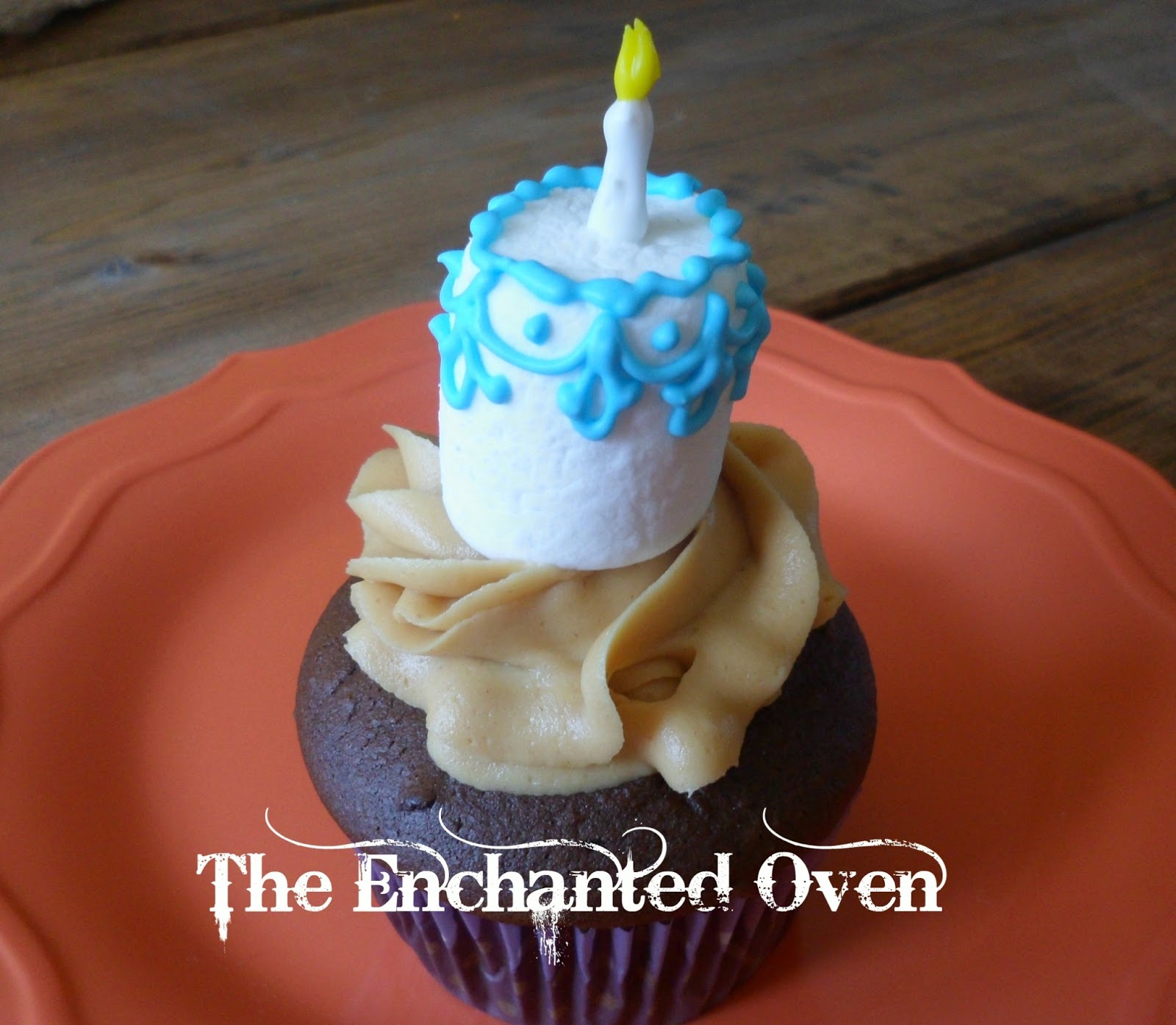 the enchanted oven Marshmallow "cake" cupcake decoration