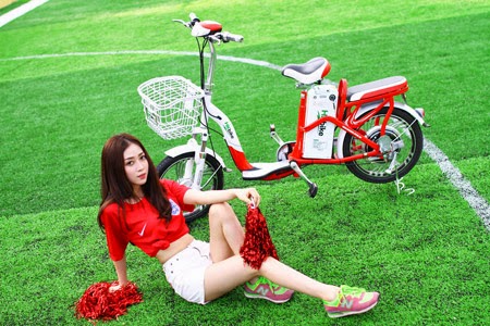 Hot girl Việt cổ vũ các đội tuyển World Cup 2014.