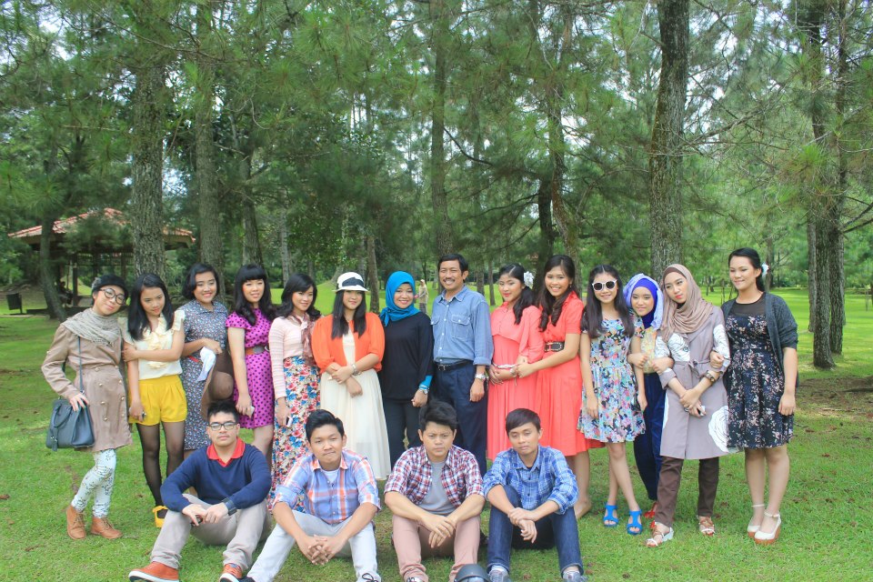 LIFE IS BEAUTIFUL Liburan &amp; Buku Tahunan Kls Akselerasi