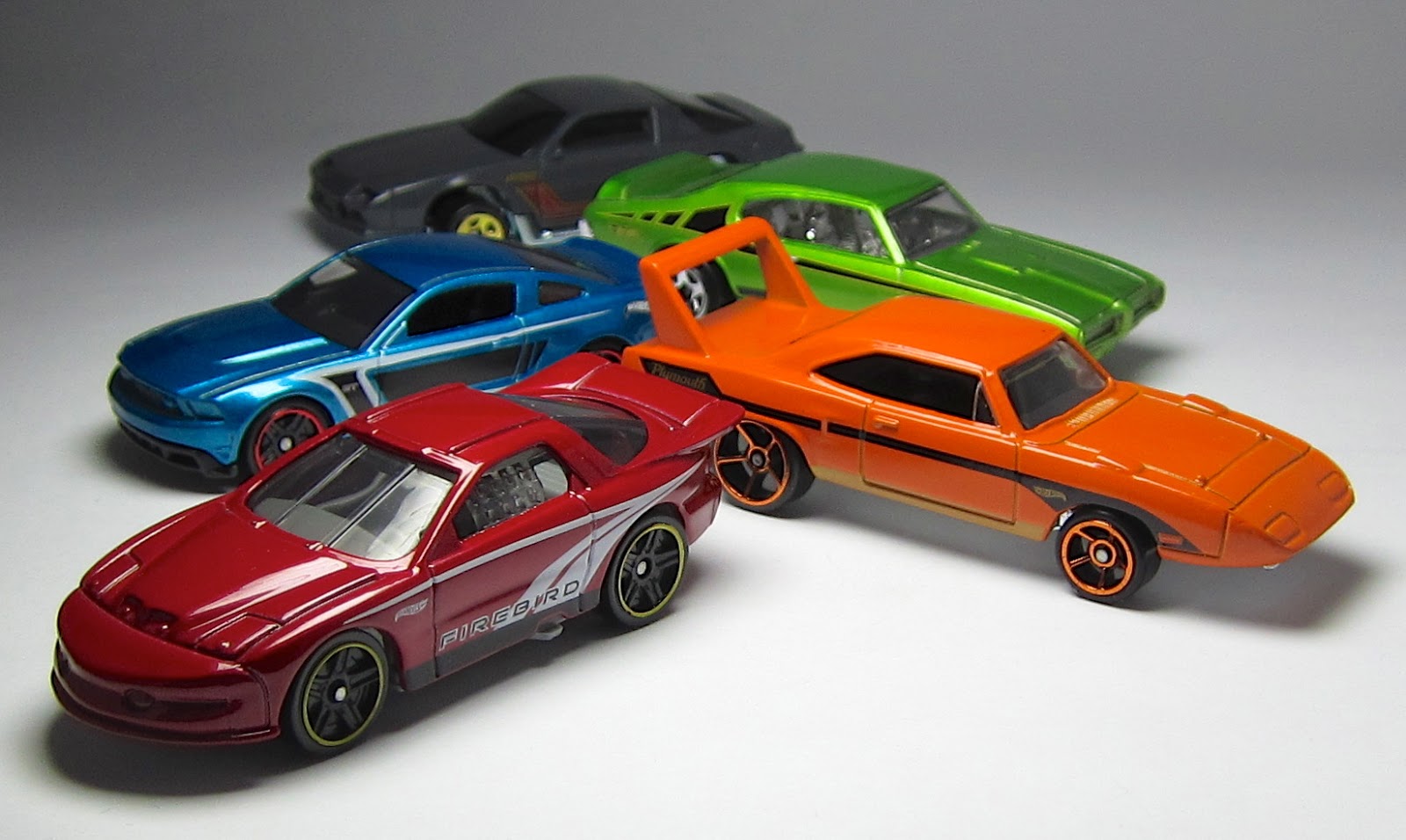 First Look: Hot Wheels 2013 Muscle Mania 5-pack. 