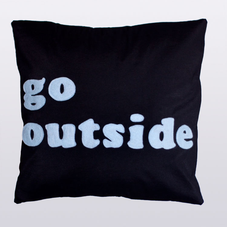 Liz Makes Liz makes a(nother) word pillow