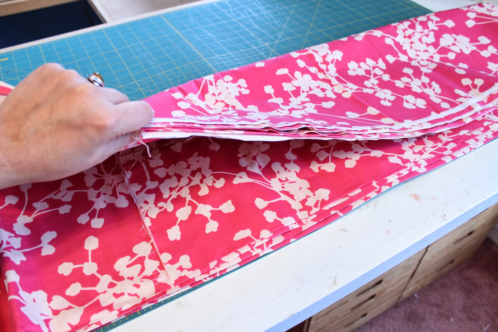 Park and Darwin TUTORIAL how to fold and store your fabric yards