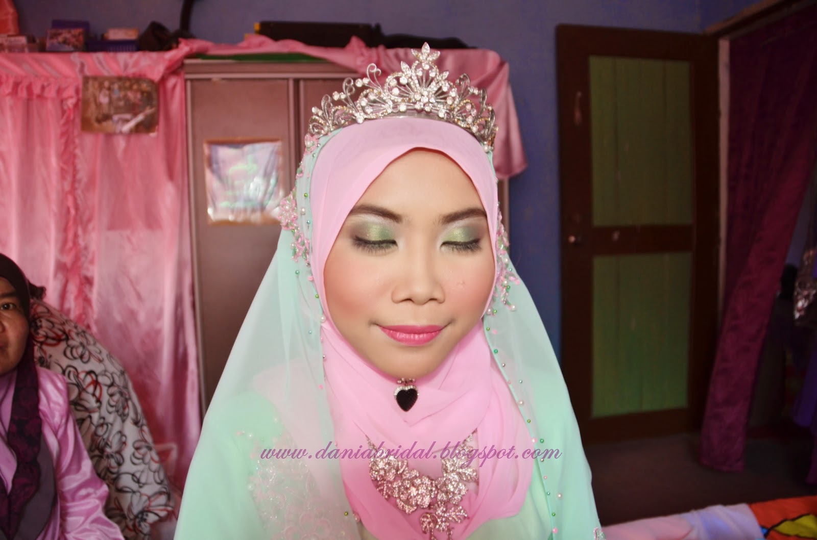 MAKE UP MURAH PENGANTIN ~ BUTIK PENGANTIN DANIA