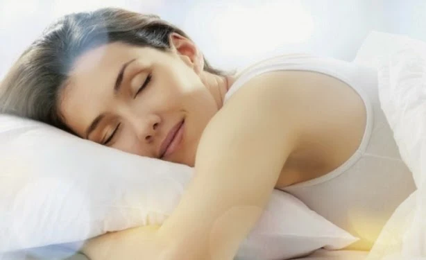 Όσοι κοιμούνται πάνω από οκτώ ώρες, κινδυνεύουν από εγκεφαλικό! Τι δείχνει έρευνα