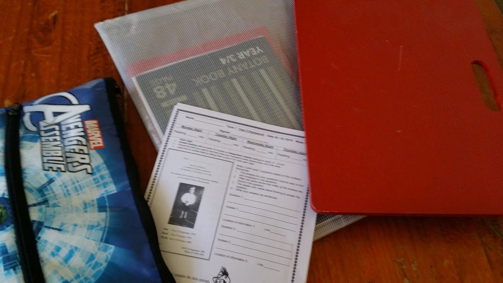 How to help a child with dyspraxia in the classroom picture