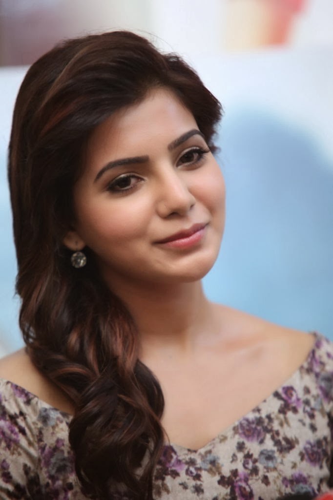 Samantha Cute Pose Photos
