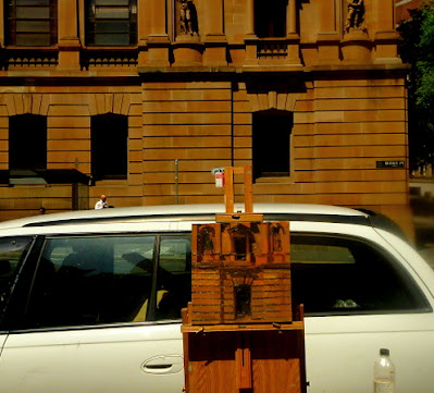 plein air oil painting of Lands Department building in Bridge st Sydney by heritage artist Jane Bennett