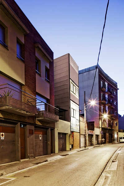 Modern townhouse in Barcelona, Spain by Ferrolan Lab