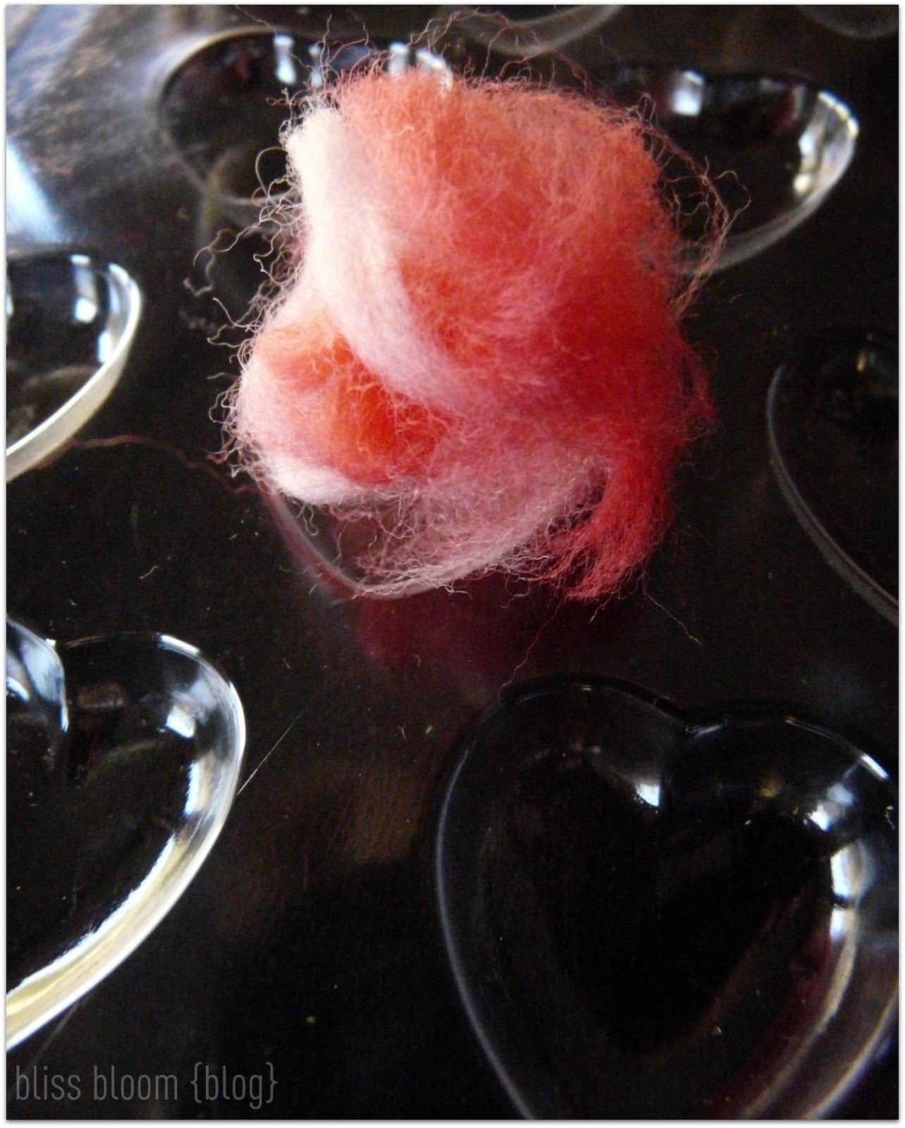 [Make] Needle Felted Hearts