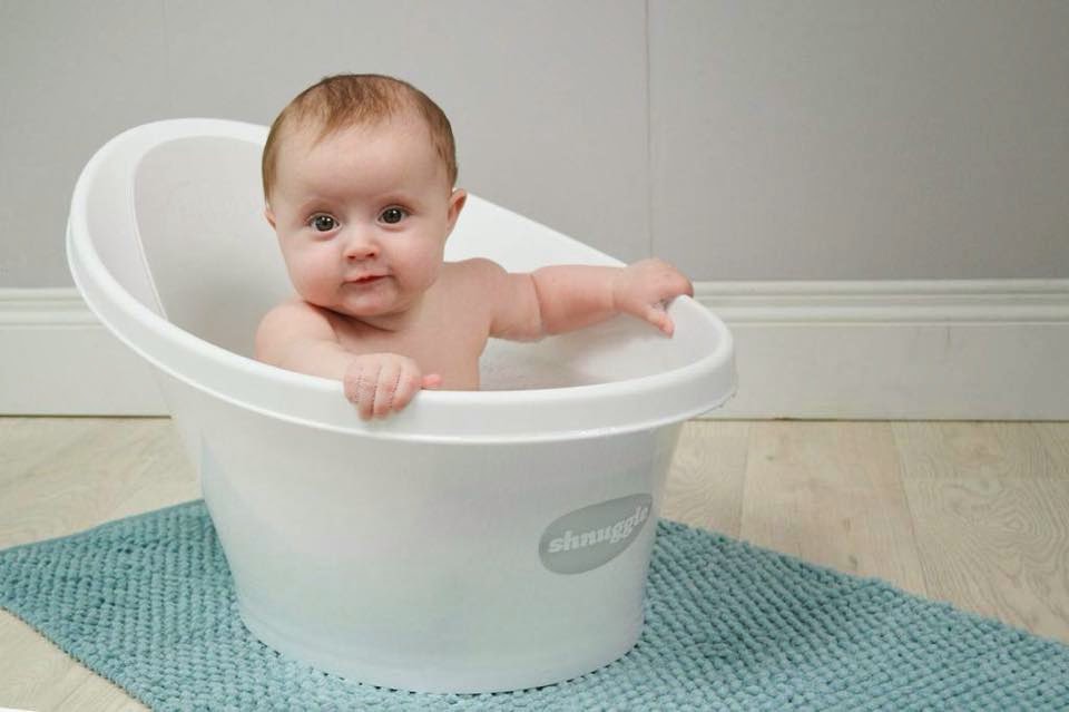 E's Shoot with Shnuggle for their New Baby Bath Mum of a Premature Baby