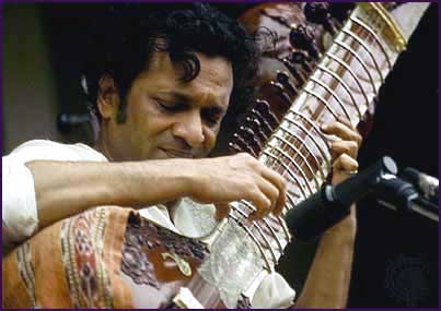 031-sitar-ravi1967.jpg