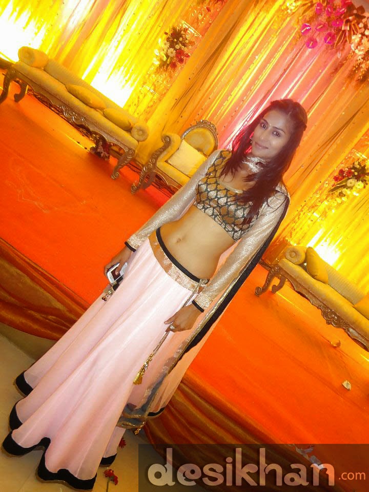 Dance Bar Girl Rachna At An Indian Wedding indianudesi.com Dance Bar Girl Rachna At An Indian Wedding indianudesi.com