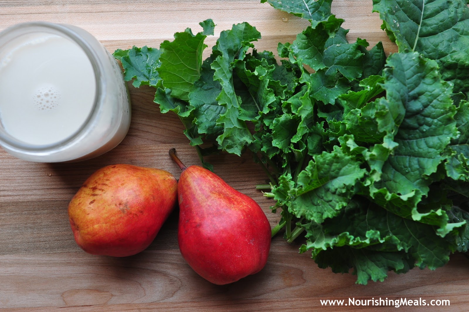 Nourishing Meals® Creamy Almond Kale Smoothie