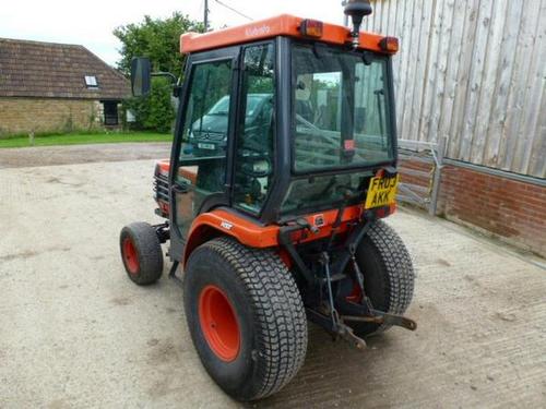 eBay Scam Hunter: 2003 KUBOTA B2710 hydrostatic cab power steering 3