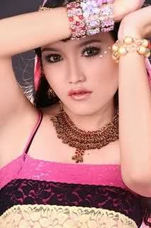 Foto Sexy Ayu TingTing dan Profil Ayu TingTing