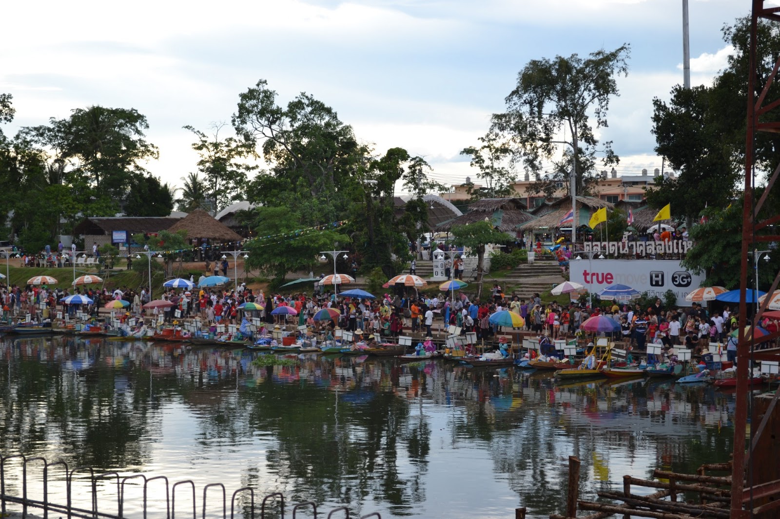 HAT YAI TRIP DAY 1 BIRD NEST DAN FLOATING MARKET — Diary Mama