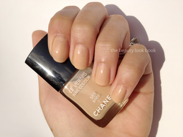 chanel beige 565 swatched