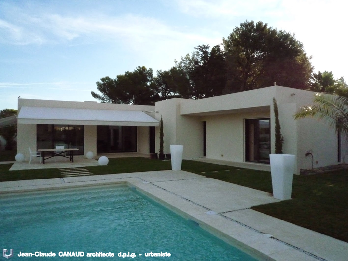 Canaud Architecte: Maison d\'habitation proche d\'Avignon (Vaucluse) Canaud Architecte: Maison d\'habitation proche d\'Avignon (Vaucluse)