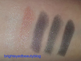 Ombres Perlees De Chanel Palette swatches