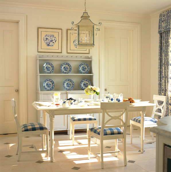 Chinoiserie Chic The Blue and White Chinoiserie Dining Space