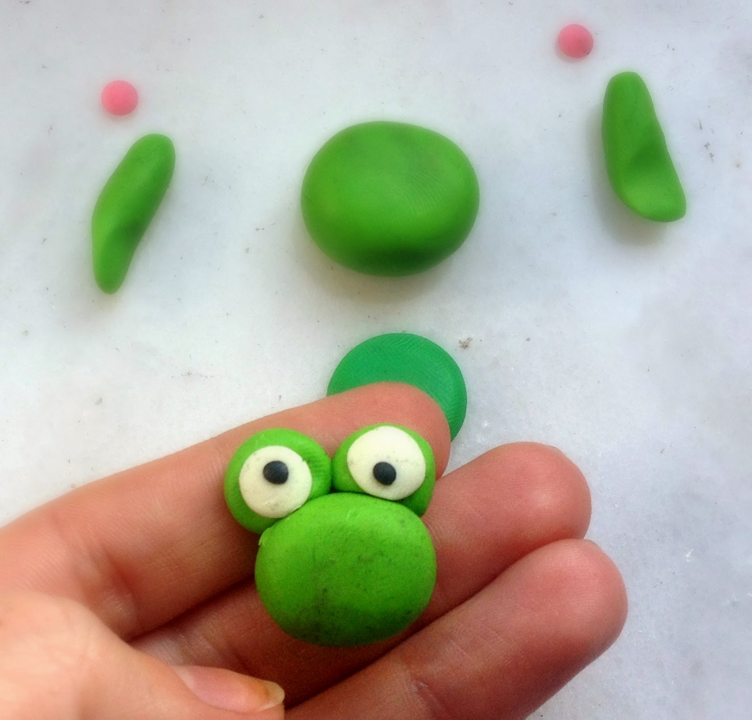 ARCYbazgroły !!! żaba z plasteliny tutorial