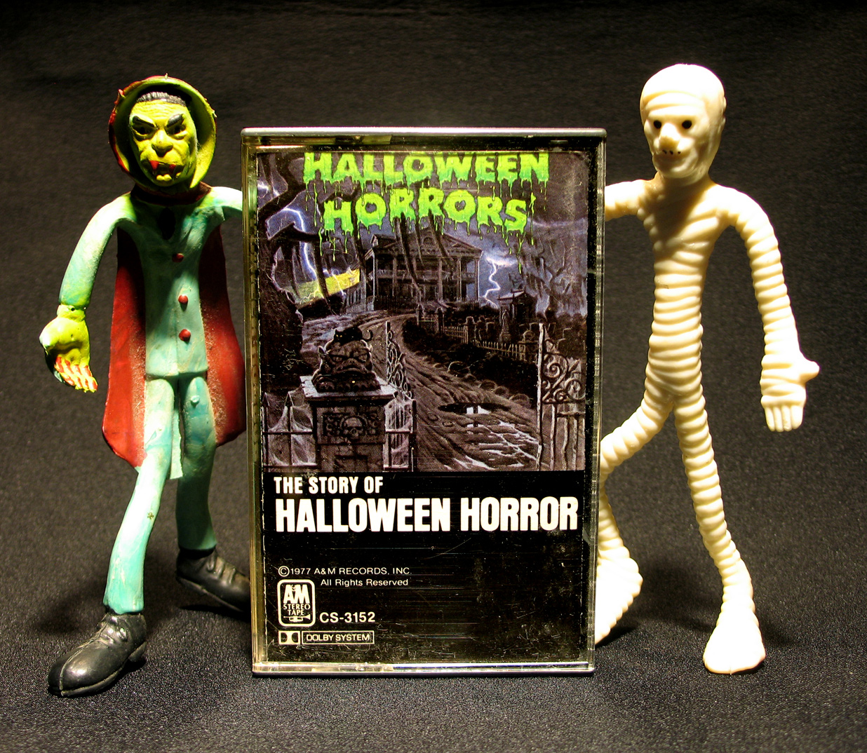 title halloween horrors manufacturer am records year 1977 total runtime 30 min repeats on both sides no stories side one is a single story