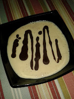Crema de plátano con crujiente de chocolate crema de platano con crujiente de chocolate
