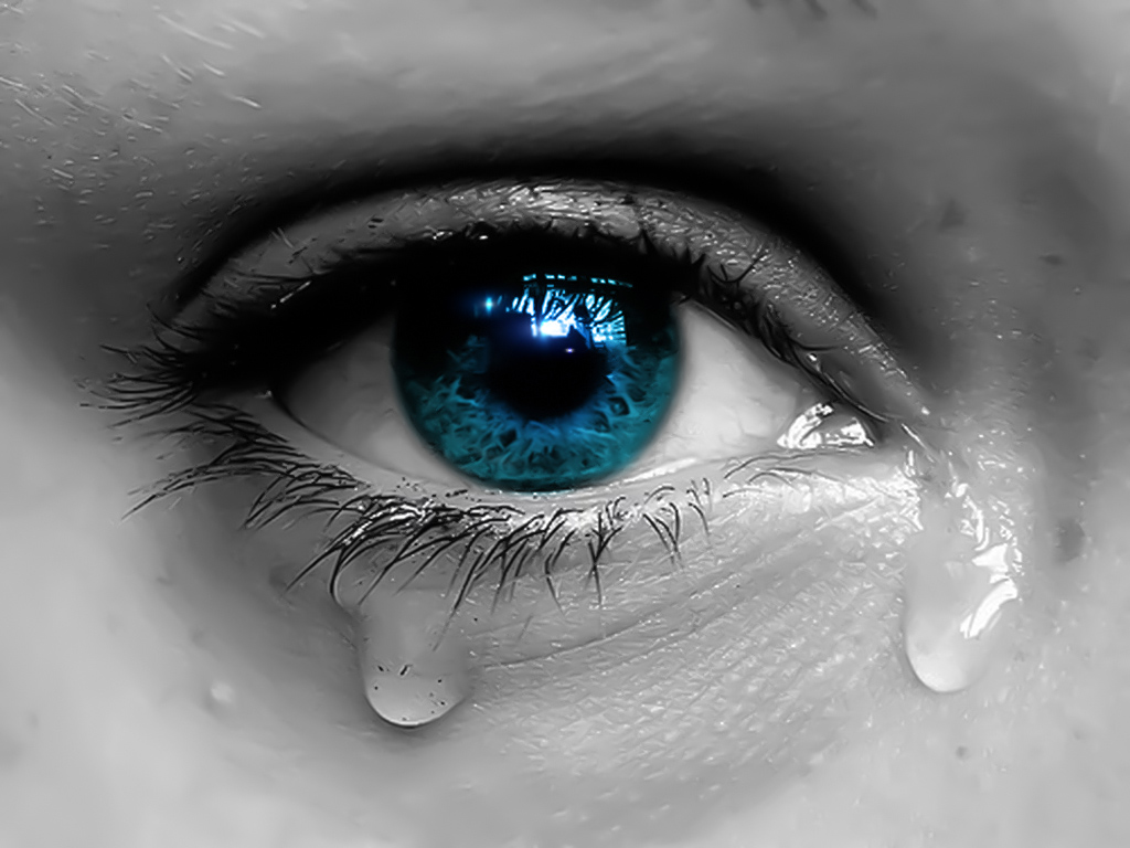 Yeux Tristes. Visage Triste. Petit Garçon En été Parc Banque D'Images Et