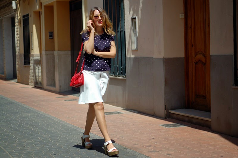 blouse with dots and white skirt street style littledreamsbyr