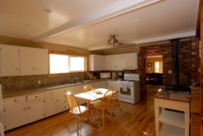 Combine your Kitchen and Dining Room and Get Space and Style Combine your Kitchen and Dining Room and Get Space and Style