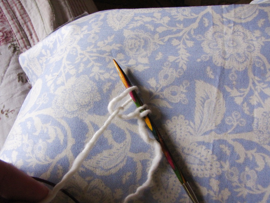 Fried Egg Knitting Pattern, Tutorial and Backwards Loop Cast On