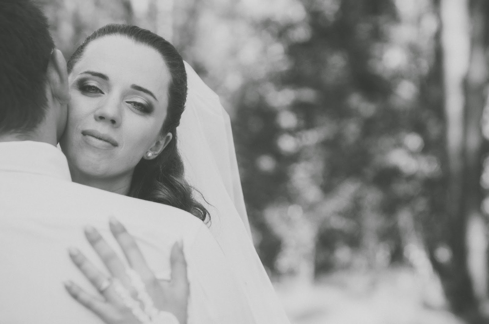 Вика и Денис. Свадебная фотосессия_16 свадебный фотограф, свадебная фотография, архитектурная съемка, фотосъемка в Киеве, урбанистическая свадьба, фотография на фоне зданий в Киеве, красивые свадебные фотографии