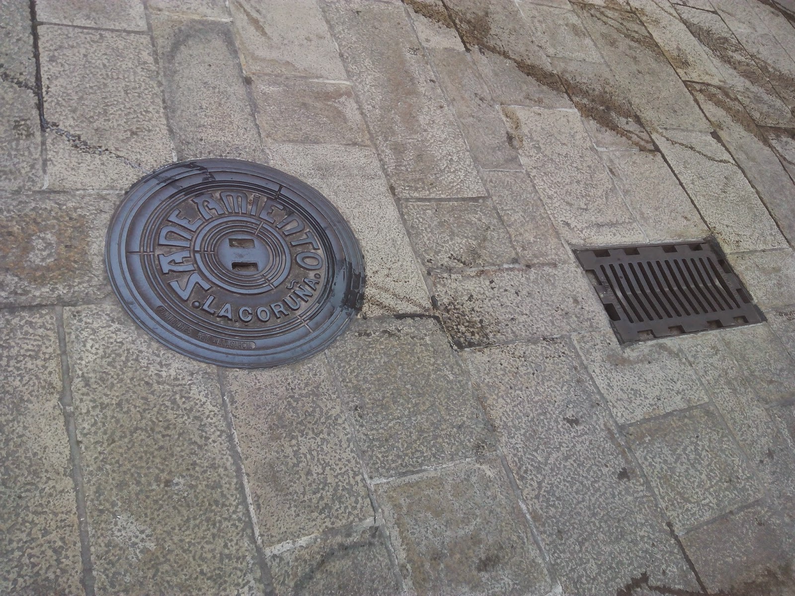 ALCANTARILLAS y tapas (manhole cover, vamos, para entendernos) Coruña