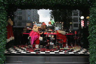 Mighty Lists: 15 amazing department store christmas window displays