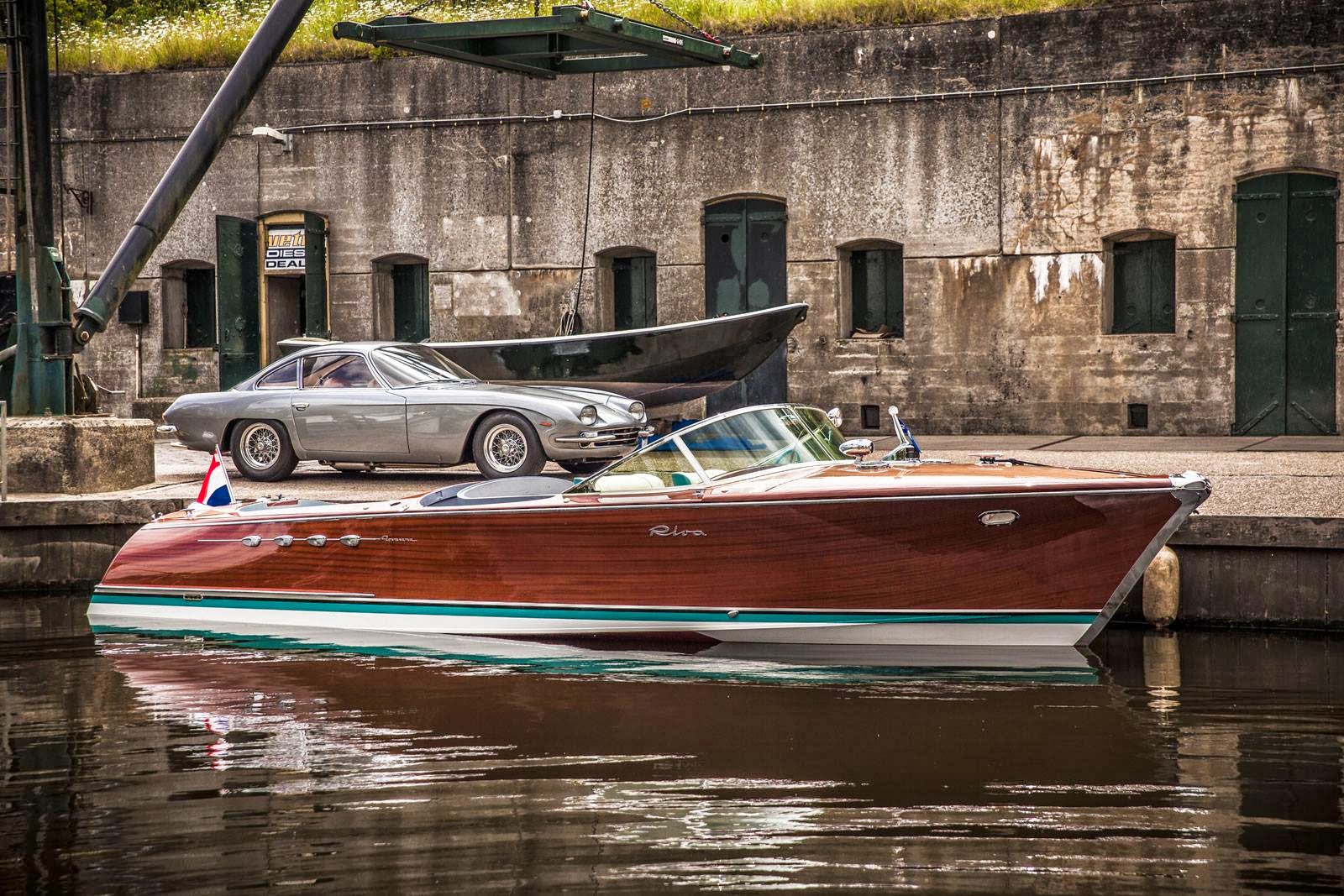 Foto yate y auto clásico Muchas Fotos