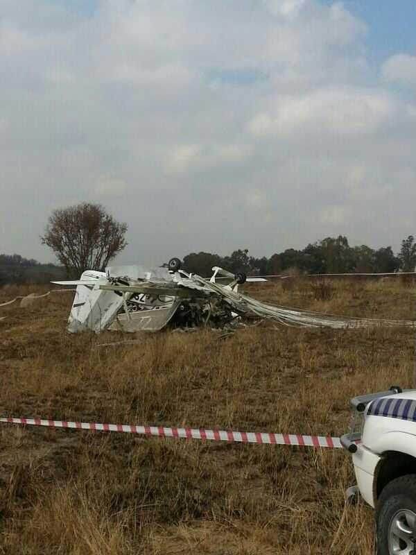 The African Aviation Tribune • SOUTH AFRICA Cirrus light aircraft crashes just outside