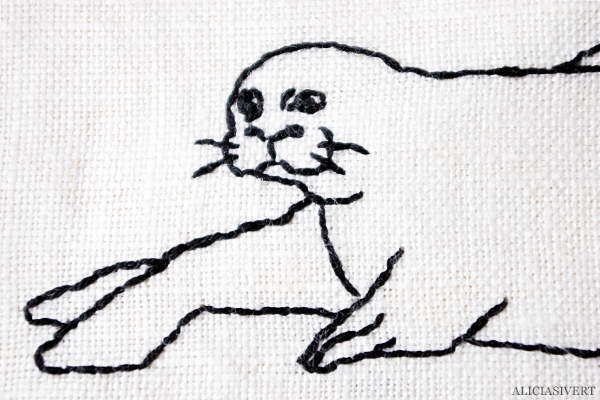 Embroidery by Alicia Sivert aliciasivert, alicia sivert, alicia sivertsson, mink, minkar, säl, sälar, seal, saksamlarpåse, saksamlarpåsar, pennskrin, pennfodral, broderi, hantverk, handarbete, textil, återburk, embroidery, needlework, handicraft, craft